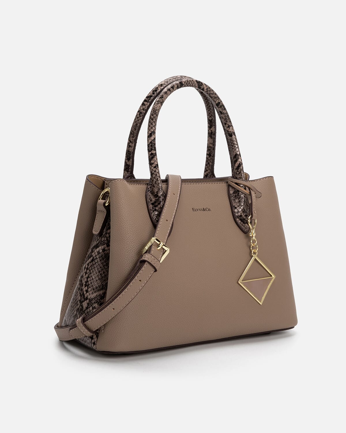 شنطة نسائية من الجلد بلون بني